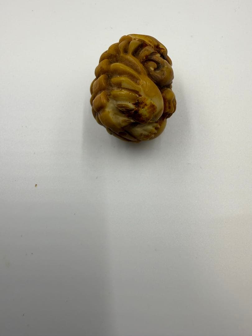 獅子の形状の彫刻オブジェ材質不明