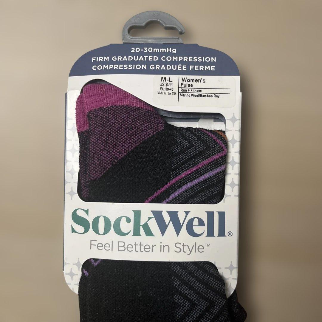 Sockwell 着用ハイソックス／ブラック&パープル／M-L
