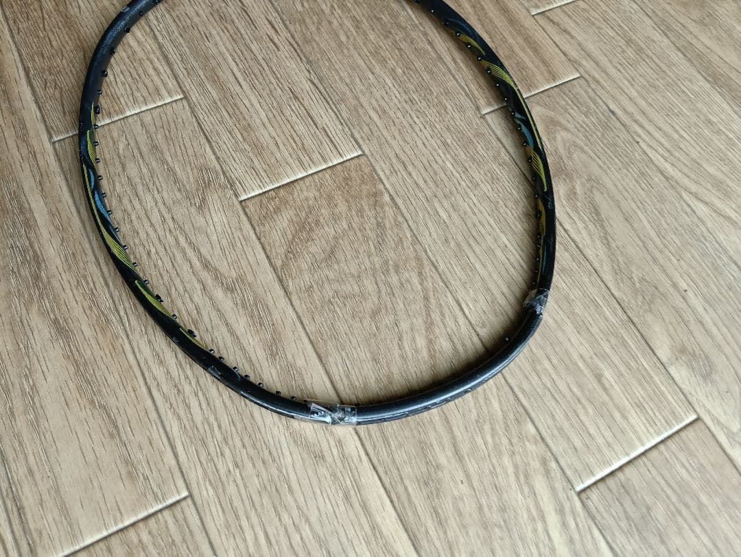 バドミントンラケット　ジャンク品２本