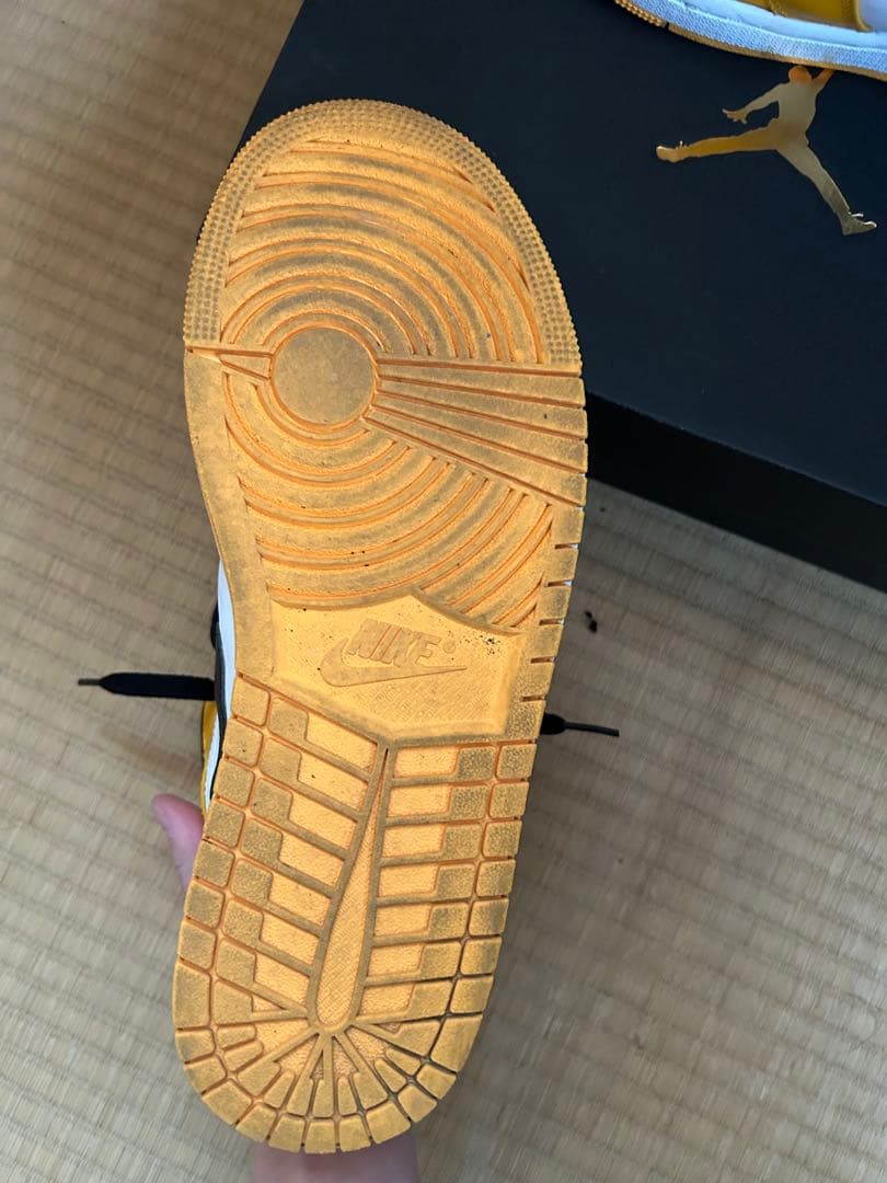Nike Air Jordan 1 Mid 9.5 ブラック/イエロー
