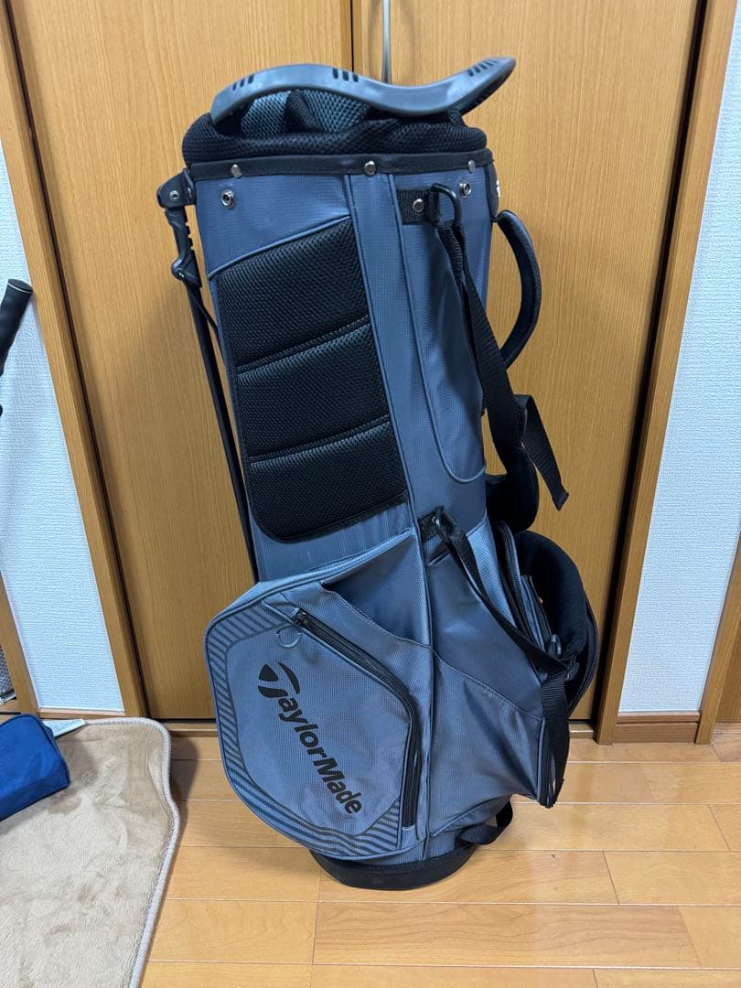 【極美品】テーラーメイド　軽量キャディバッグ　スタンド　9.5型　チャコール