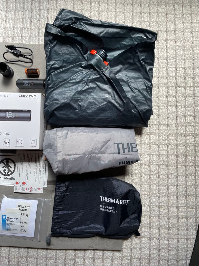 【最終値下げ】THERMAREST ネオエアーウーバーライトRW & ゼロポンプ
