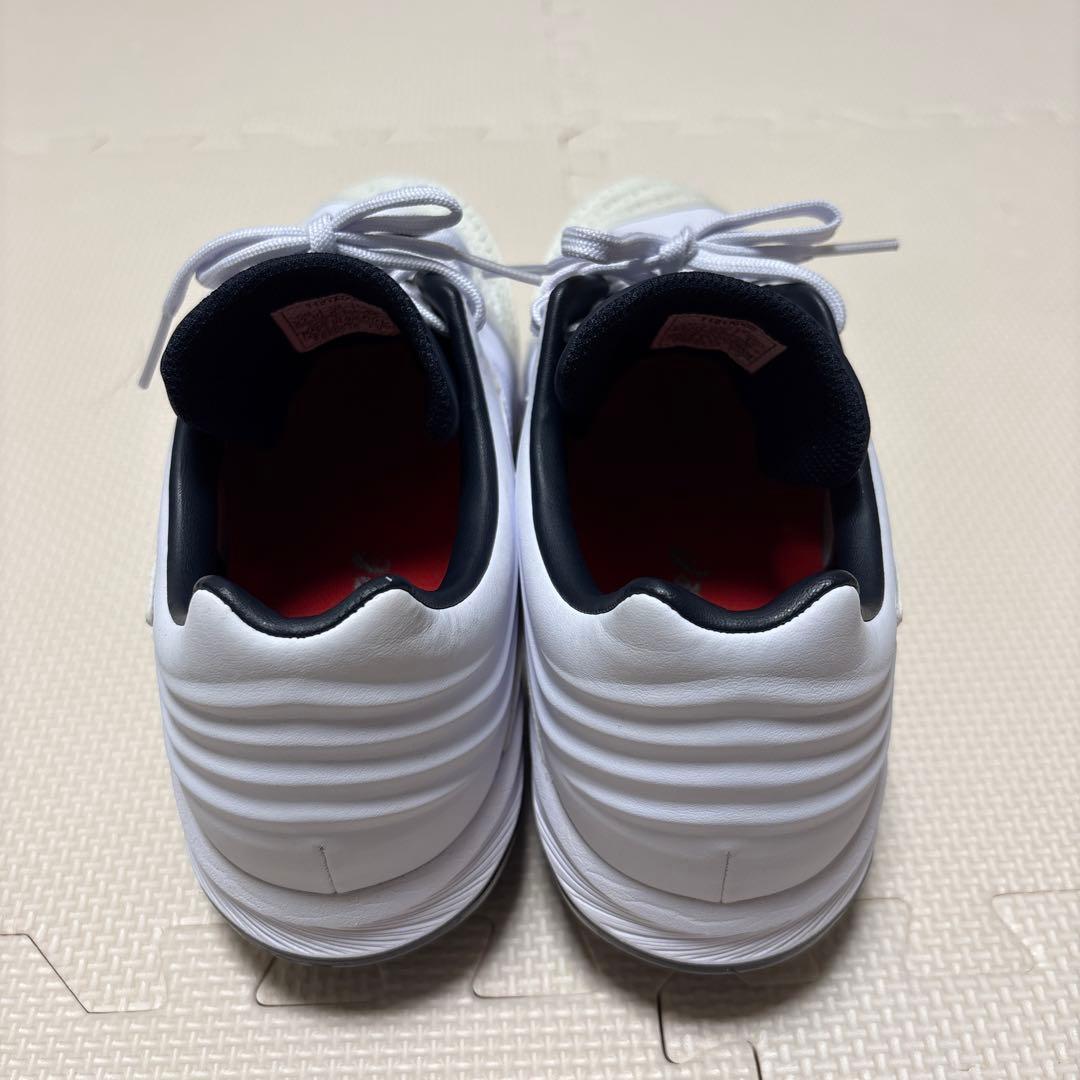 asics ホワイト スパイクシューズ