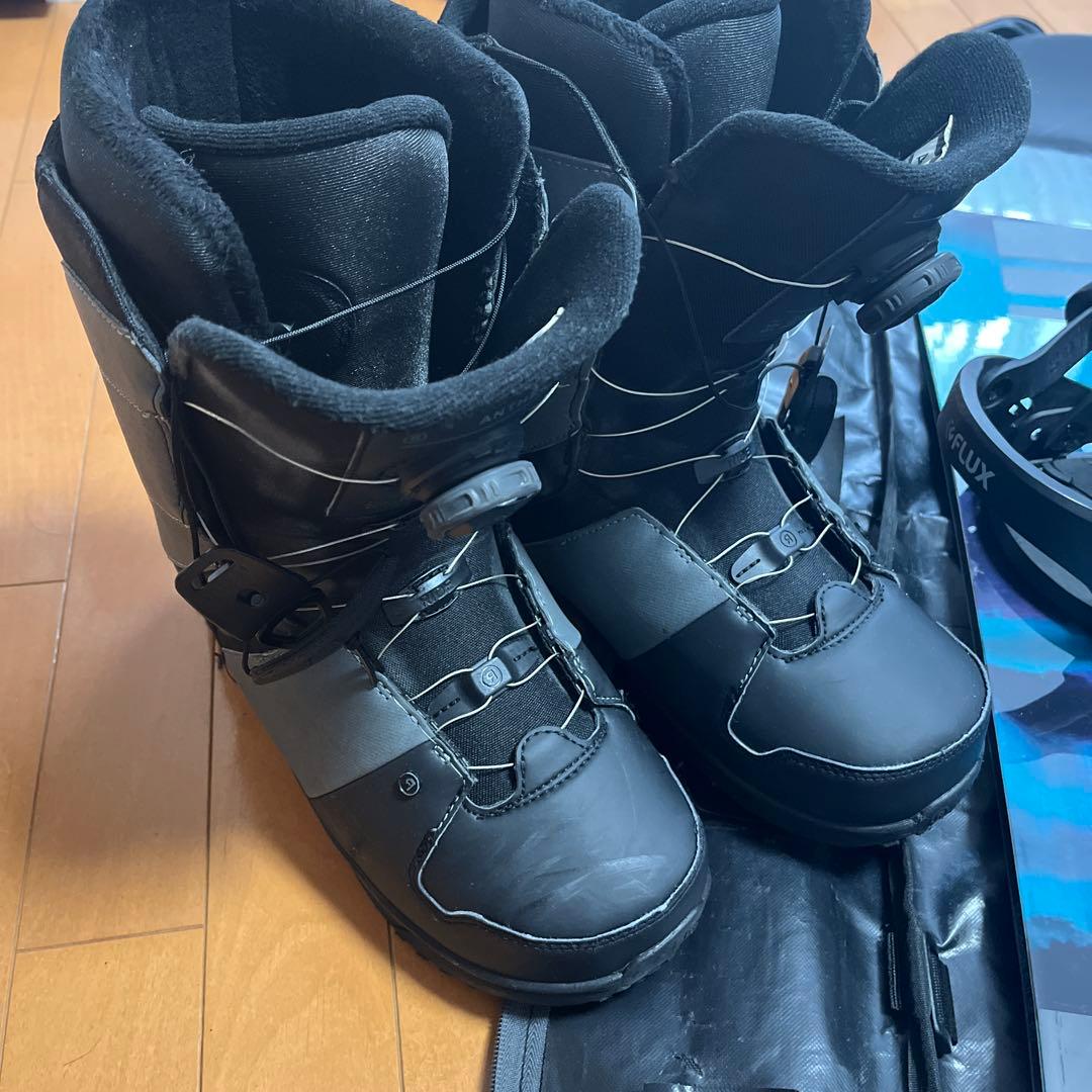 SALOMONスノーボード（ブーツ、ビンディング、ケース付き）※即購入可