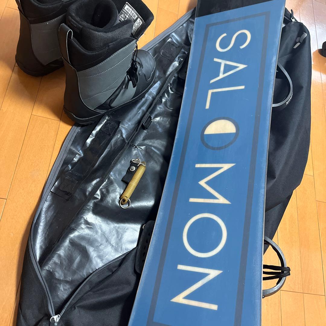 SALOMONスノーボード（ブーツ、ビンディング、ケース付き）※即購入可