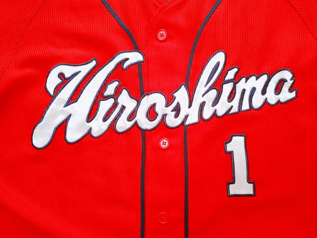 広島カープ　前田　デサント　引退記念　ハイクオリティ　ユニフォーム　Lサイズ