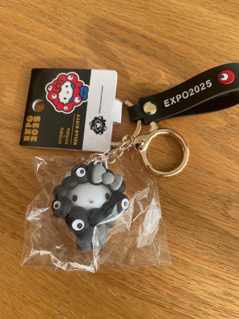 セット売り　EXPO2025 キーホルダー　黒ミャクミャク　キティ　ハンギョドン
