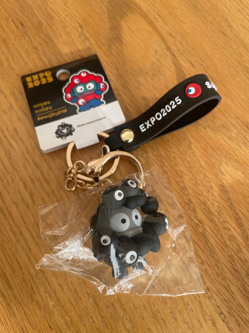 セット売り　EXPO2025 キーホルダー　黒ミャクミャク　キティ　ハンギョドン
