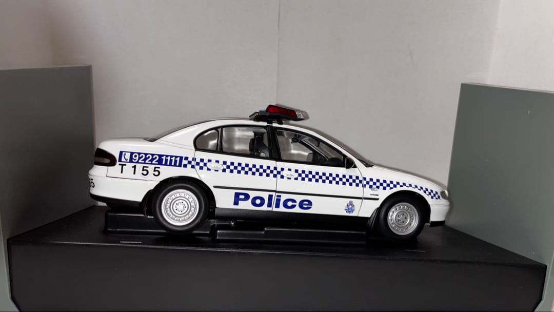 超希少 オートアート 1/18 ホールデン コモドア VT パトカー 17年モノ