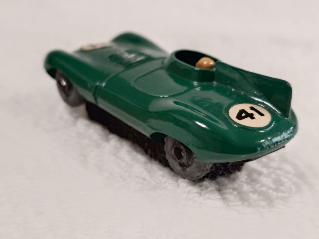 MATCHBOX No.41 JAGUAR D Type ※タイヤはメタル