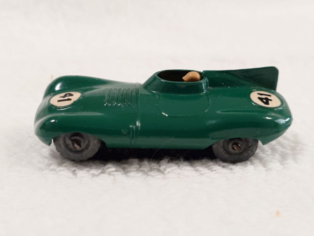 MATCHBOX No.41 JAGUAR D Type ※タイヤはメタル