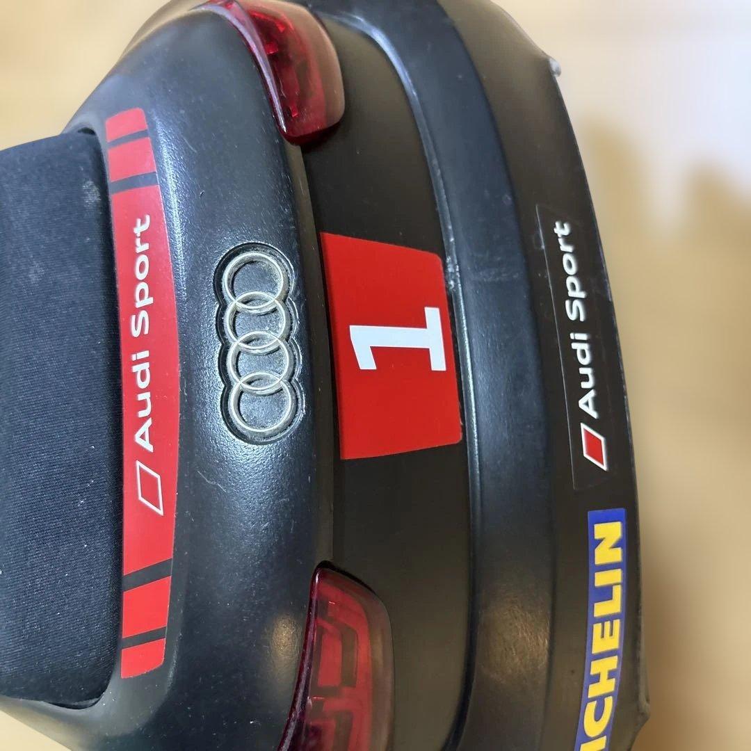 廃番モデル　Audi 純正品　乗用玩具 スポーツカー　クアトロ　おもちゃの乗り物