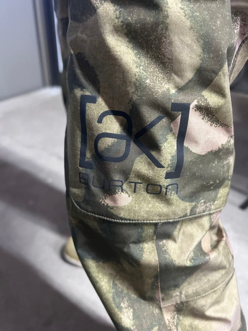 Burton 迷彩オーバーオール　ak GORE-TEX サイズS ビブパンツ