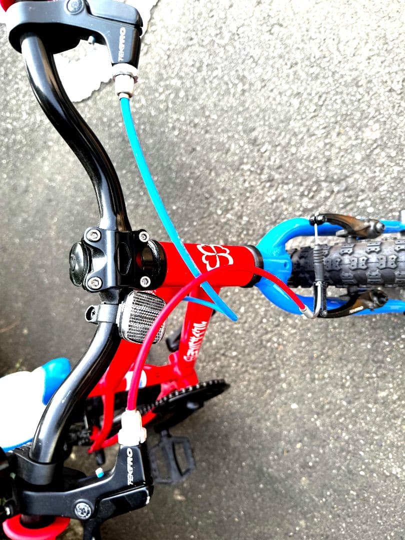 よつばサイクル 16インチ ヒーローレッド (補助輪パーツ付き)