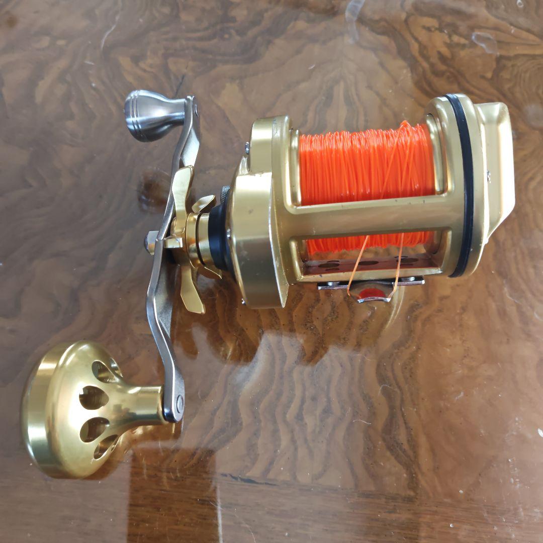 金属製オレンジスプールリール