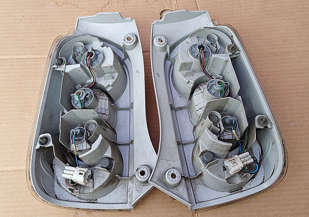 最終値下げダイハツミラココア（L675S）テール（ジャンク品）