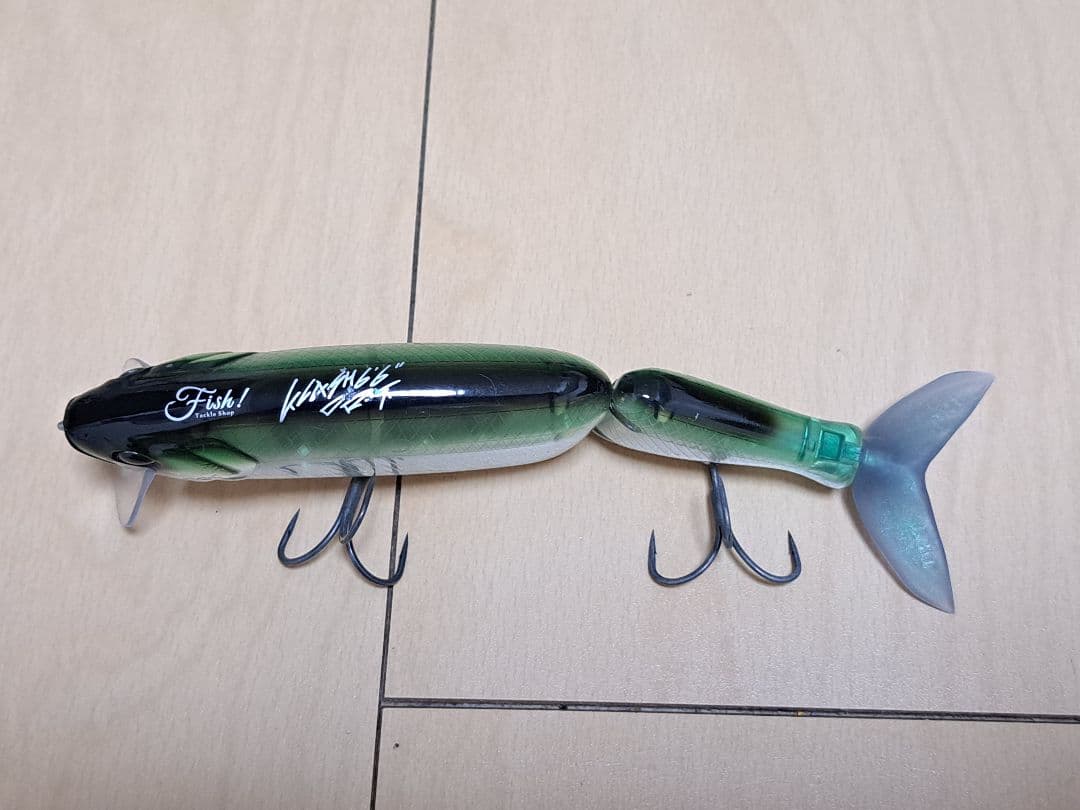 DRT　タイニークラッシュ　Fish！オリカラ ビッグベイト　美品　Vテール付き