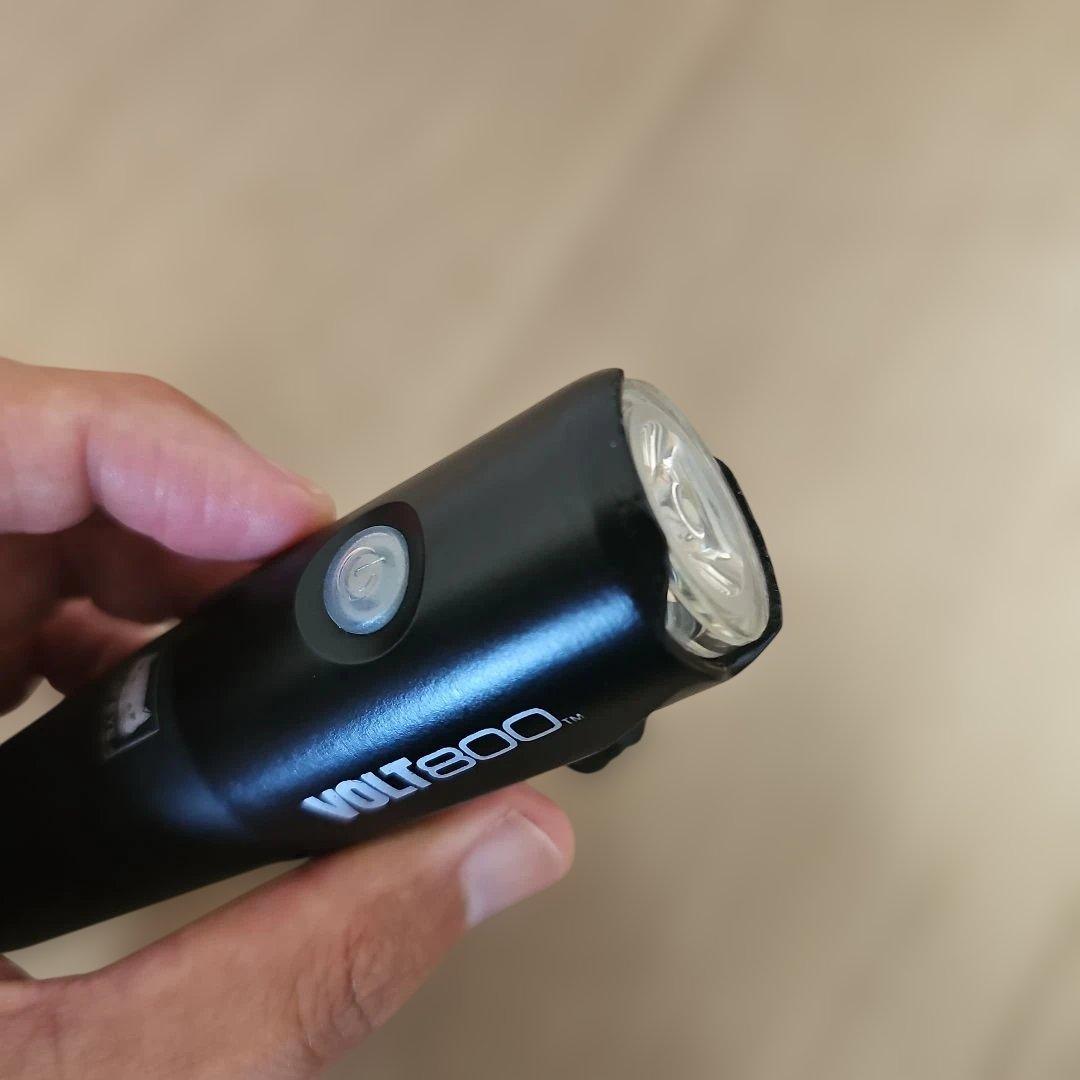 【美品】キャットアイ VOLT800 自転車用ライト