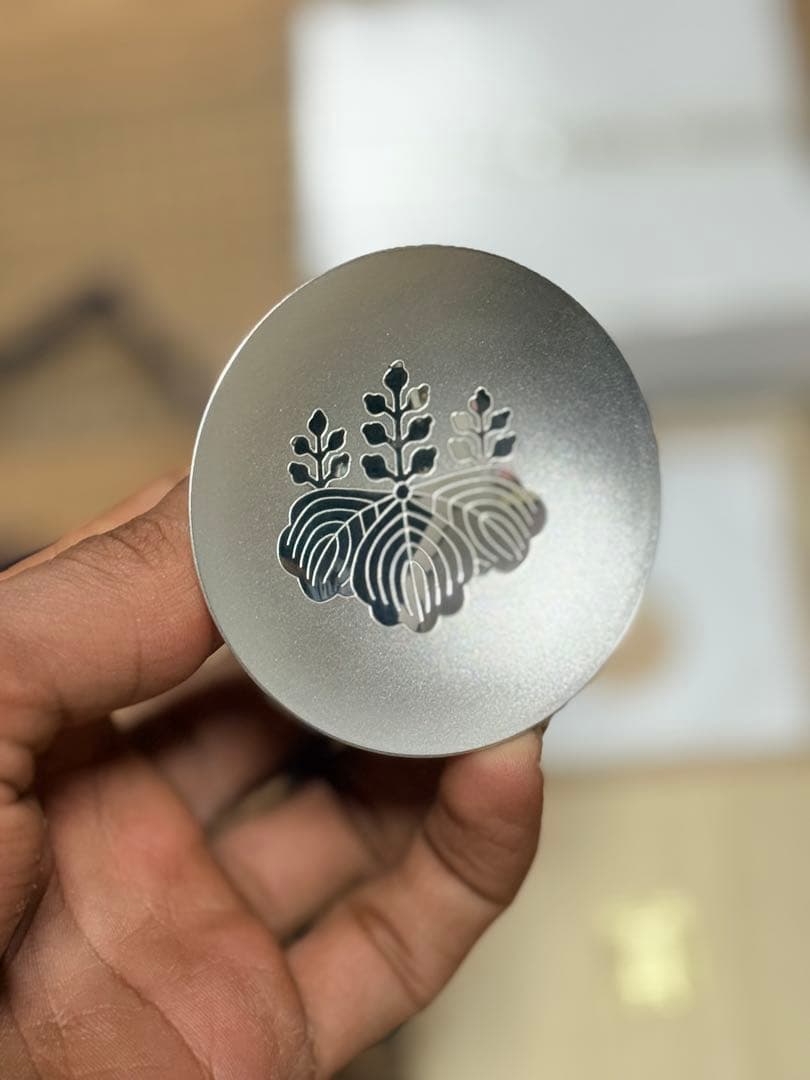 銀製花模様ラウンドプレート 木箱付き