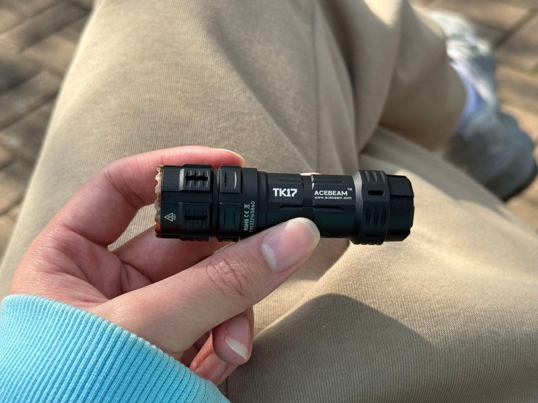 Acebeam TK17 懐中電灯 6500K