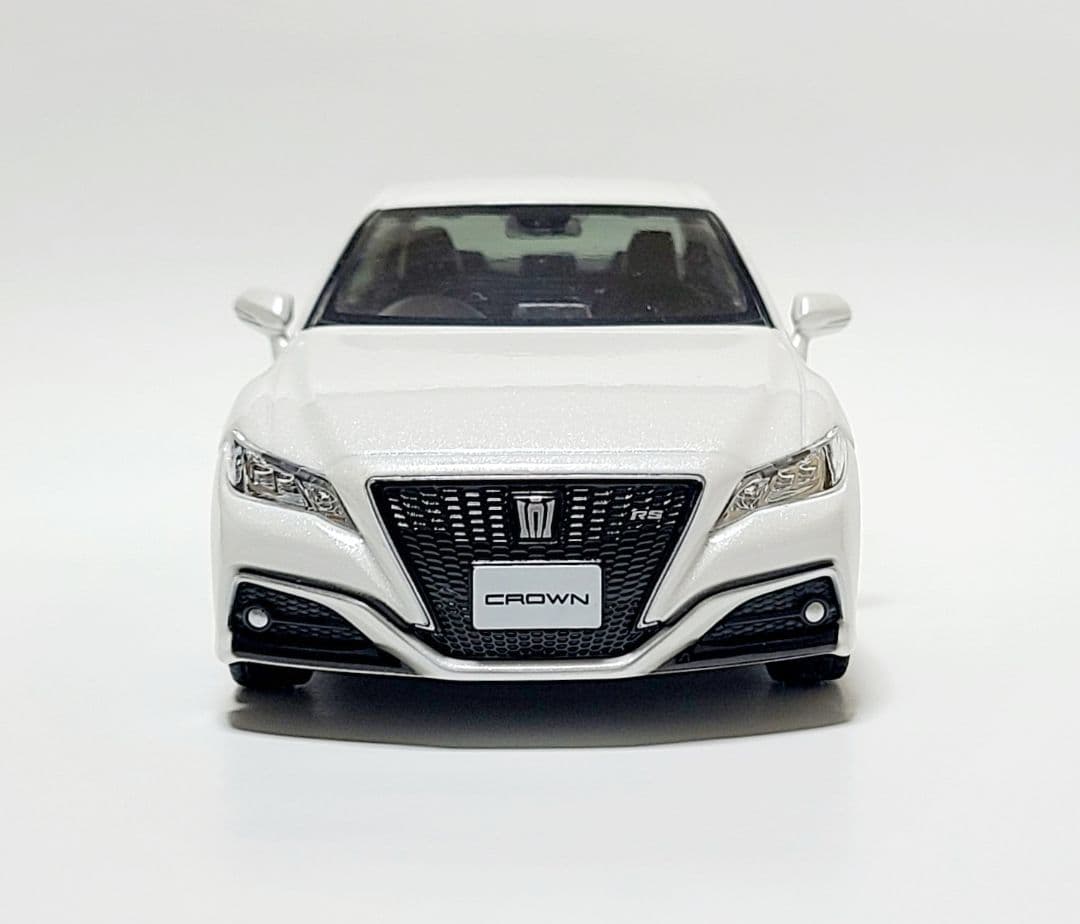 トヨタ 220系クラウン RSアドバンス カラーサンプル
