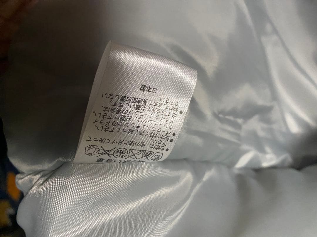 広島カープ　NPBワッペン入り　ナイロンジャケット