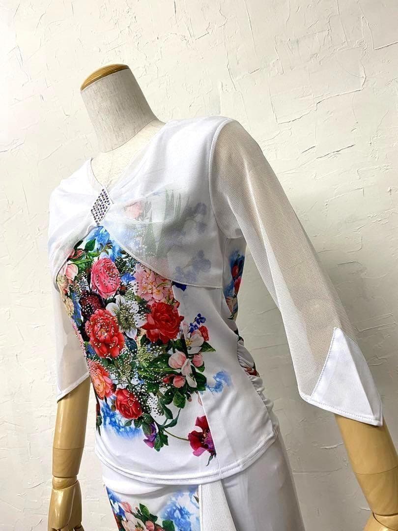 【カラフル】新品　花柄　白　フラワープリント　社交ダンスツーピース　ｄ008