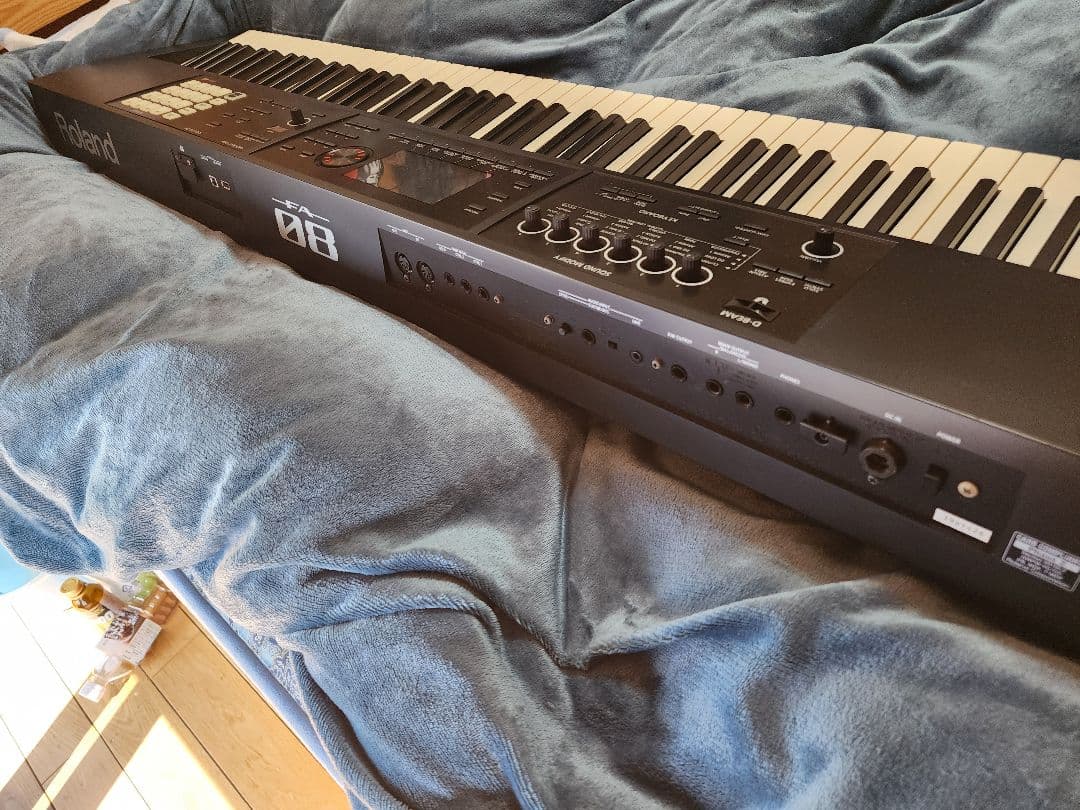 引き取り限定　Roland FA-08