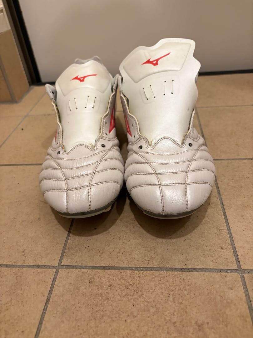 サッカー　スパイク　モナルシーダ　ネオ