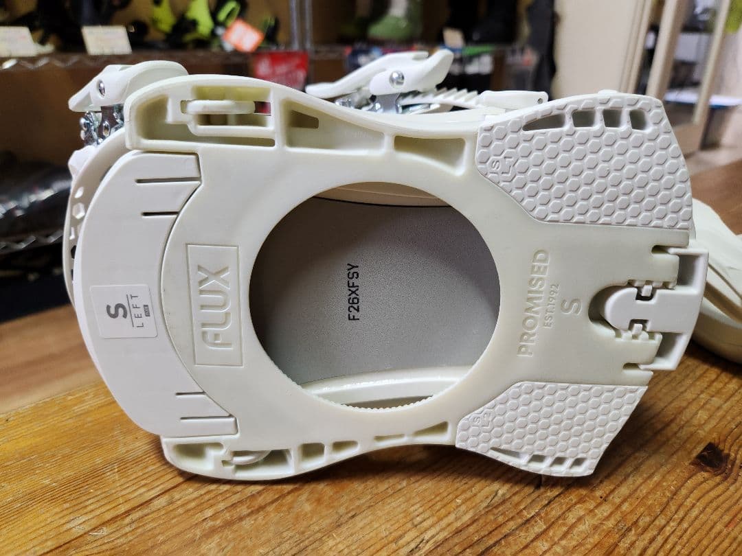 25-26 FLUX XF (Sサイズ)