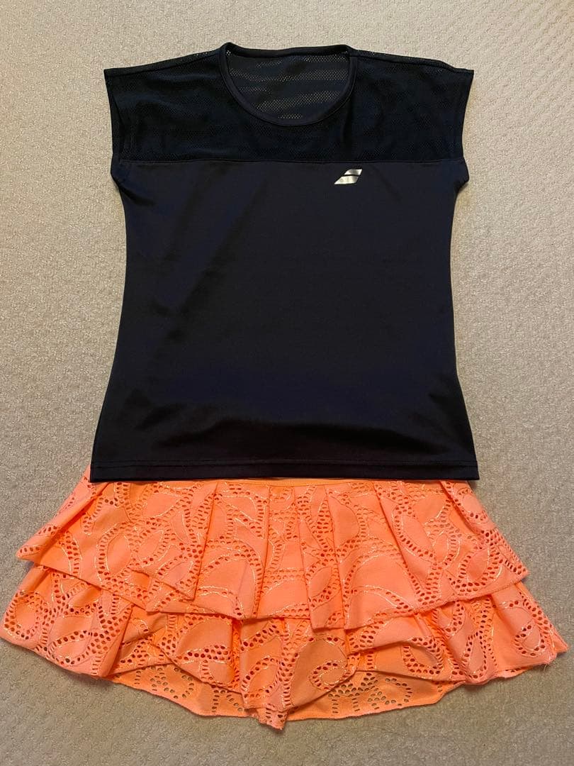 ラッキーインラブ⭐️新品⭐️日本サイズＭオレンジ レース フリル アドミラルFILA
