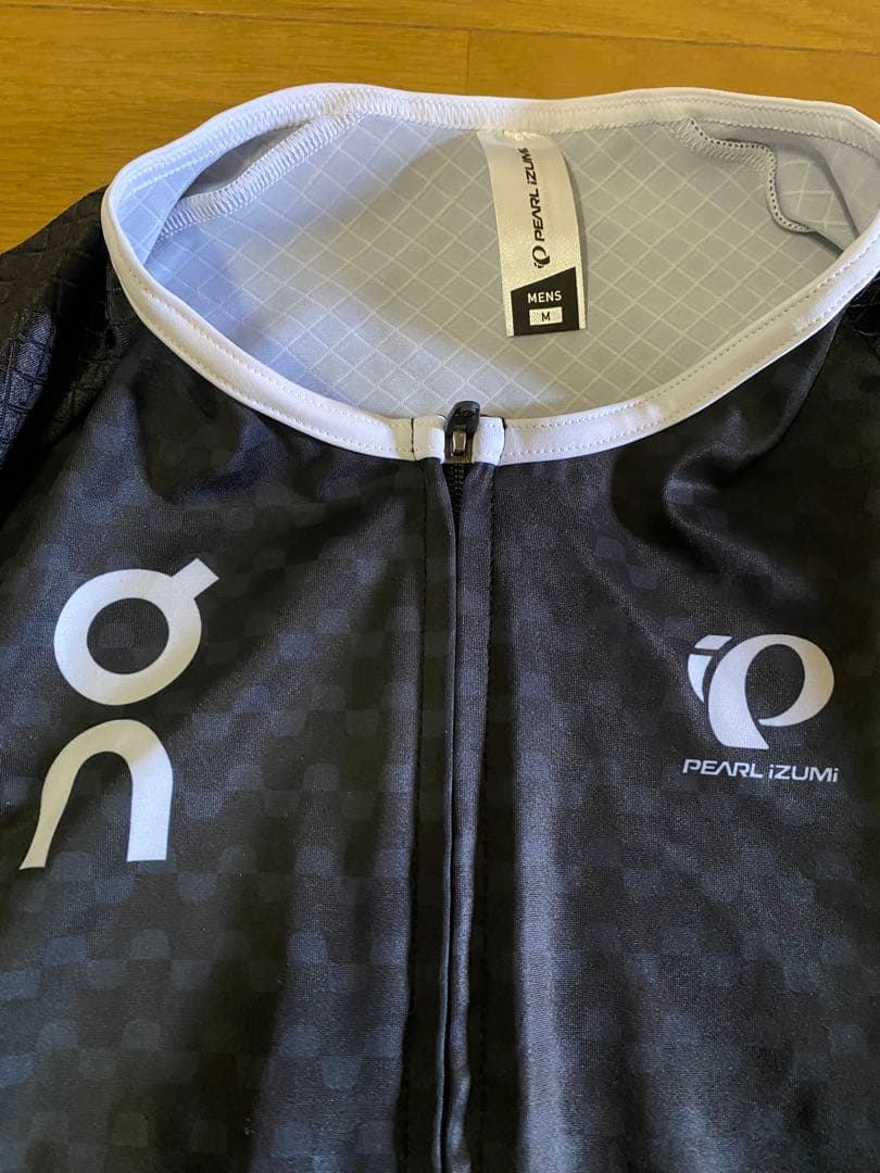 PEARL IZUMI ON トライスーツ　M 黒/グレー