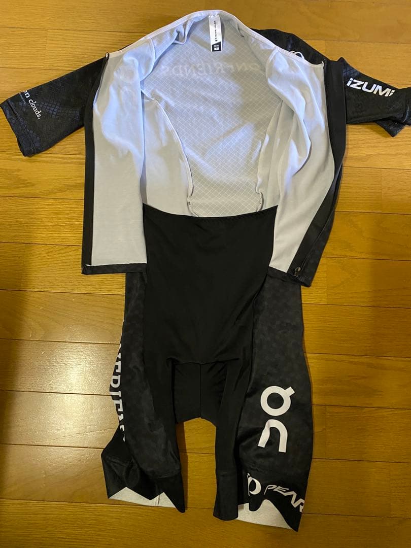PEARL IZUMI ON トライスーツ　M 黒/グレー