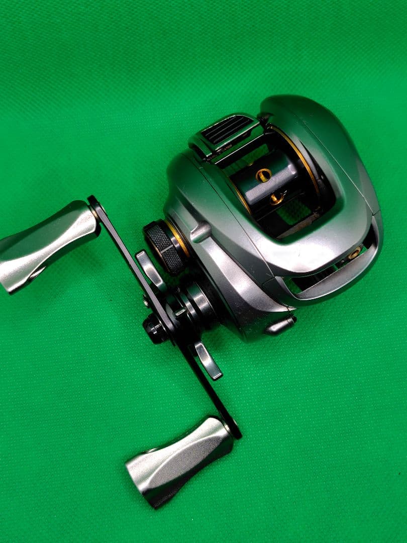 シマノ　SHIMANO　アルデバランMg7　ベイトリール