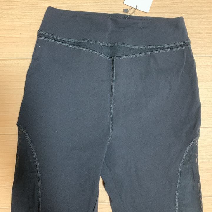 レギンス　スパッツ　ブラック　サイド　シアー素材　スケスケ　透け　コントラスト
