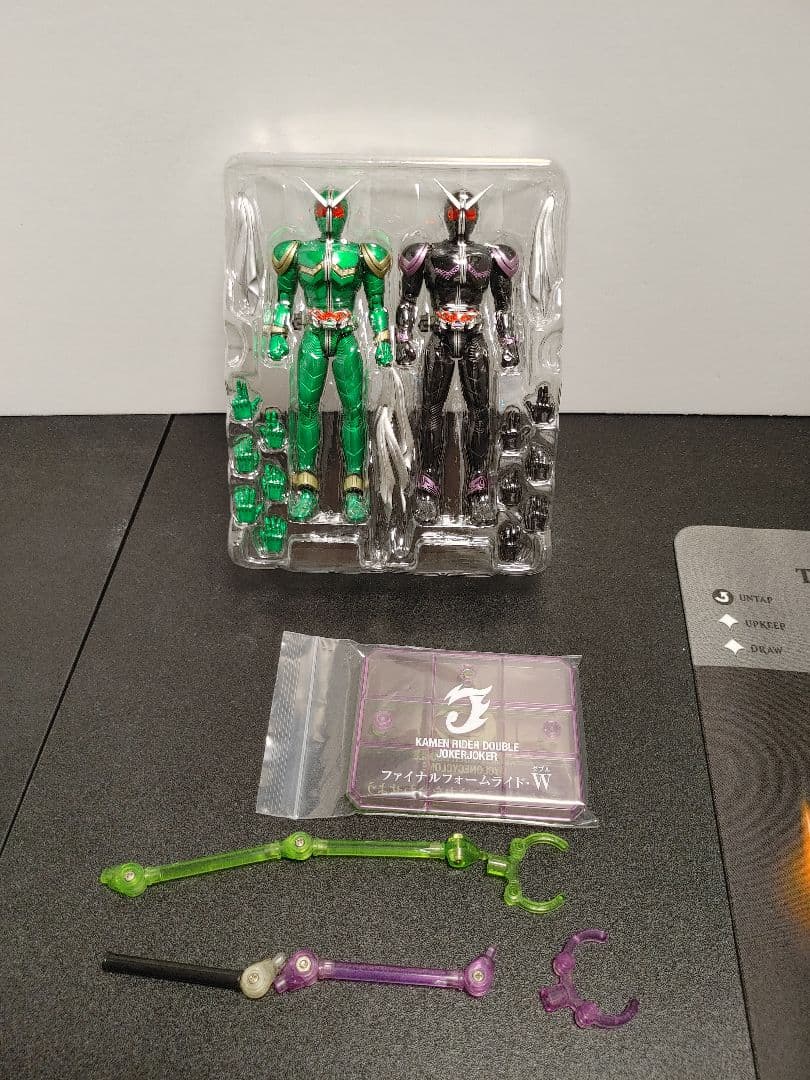 ＳＨフィギュアーツ　仮面ライダーW　サイクロンサイクロン&ジョーカージョーカー