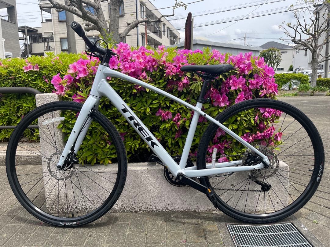 Trek FX2 Gen4 2025年モデル クロスバイク 白色 アルミ