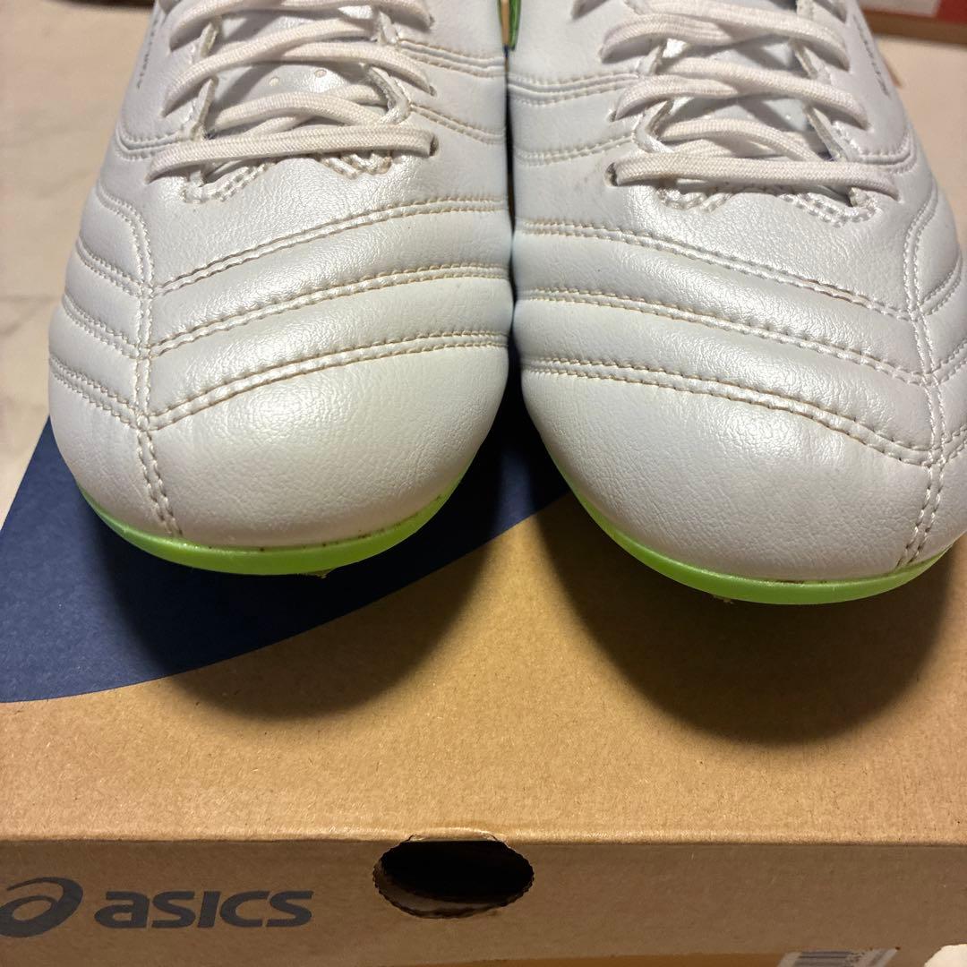 アシックスサッカースパイク xflypro3