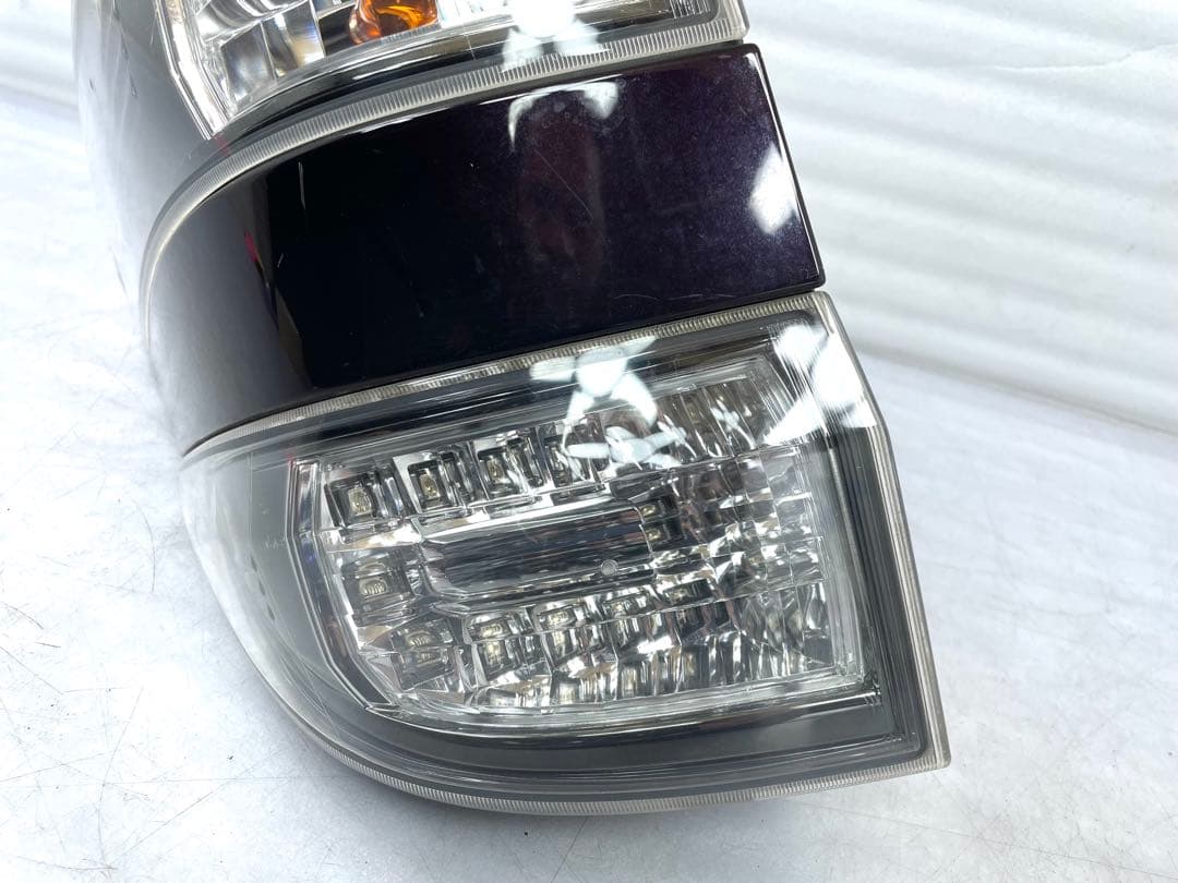 ヴェルファイア 20系左　LED テールランプ KOITO 58-29 D-41