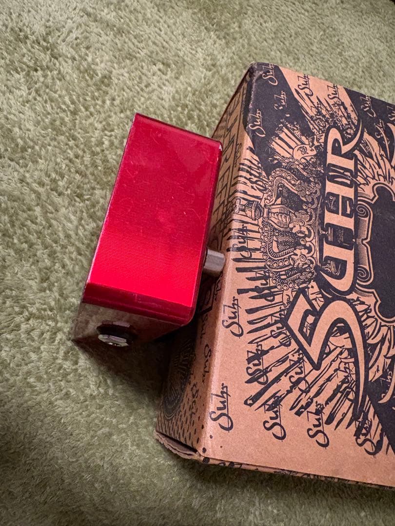 Suhr Limited Edition Crimson Riot 500台限定
