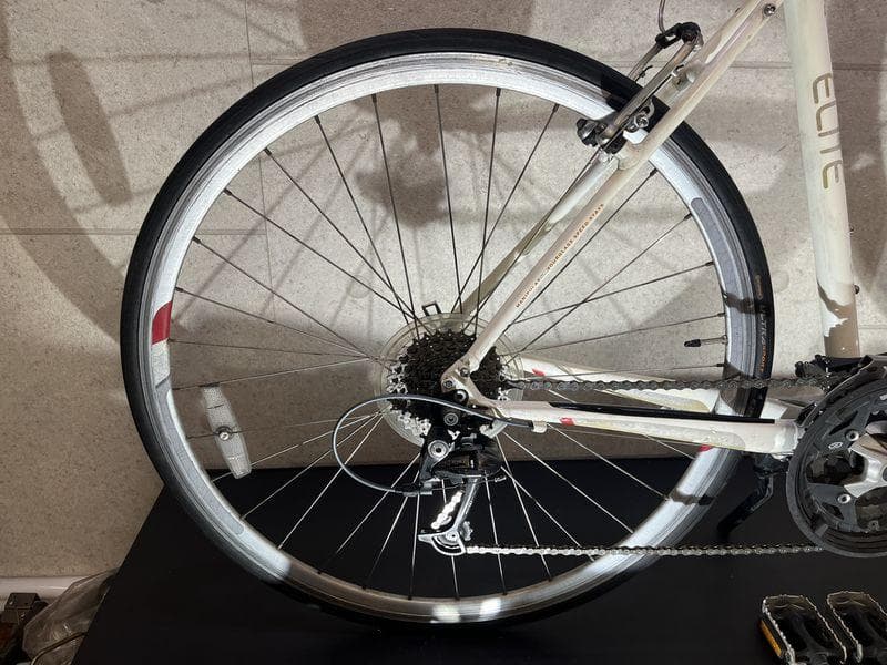 SPECIALIZED Sirrus ELITE　スペシャライズド　クロスバイク