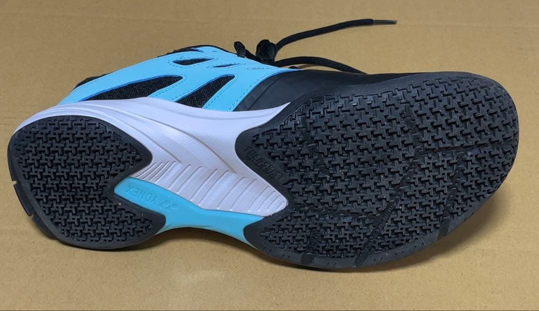ヨネックス バドミントンシューズ 、ブラック&ブール、サイズ:26.5、中古