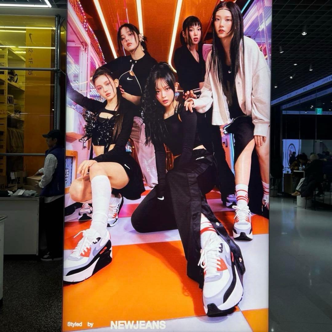 ★新品未使用,韓国限定 NIKE,ナイキ,Tシャツ,NEWJEANS,Mサイズ★
