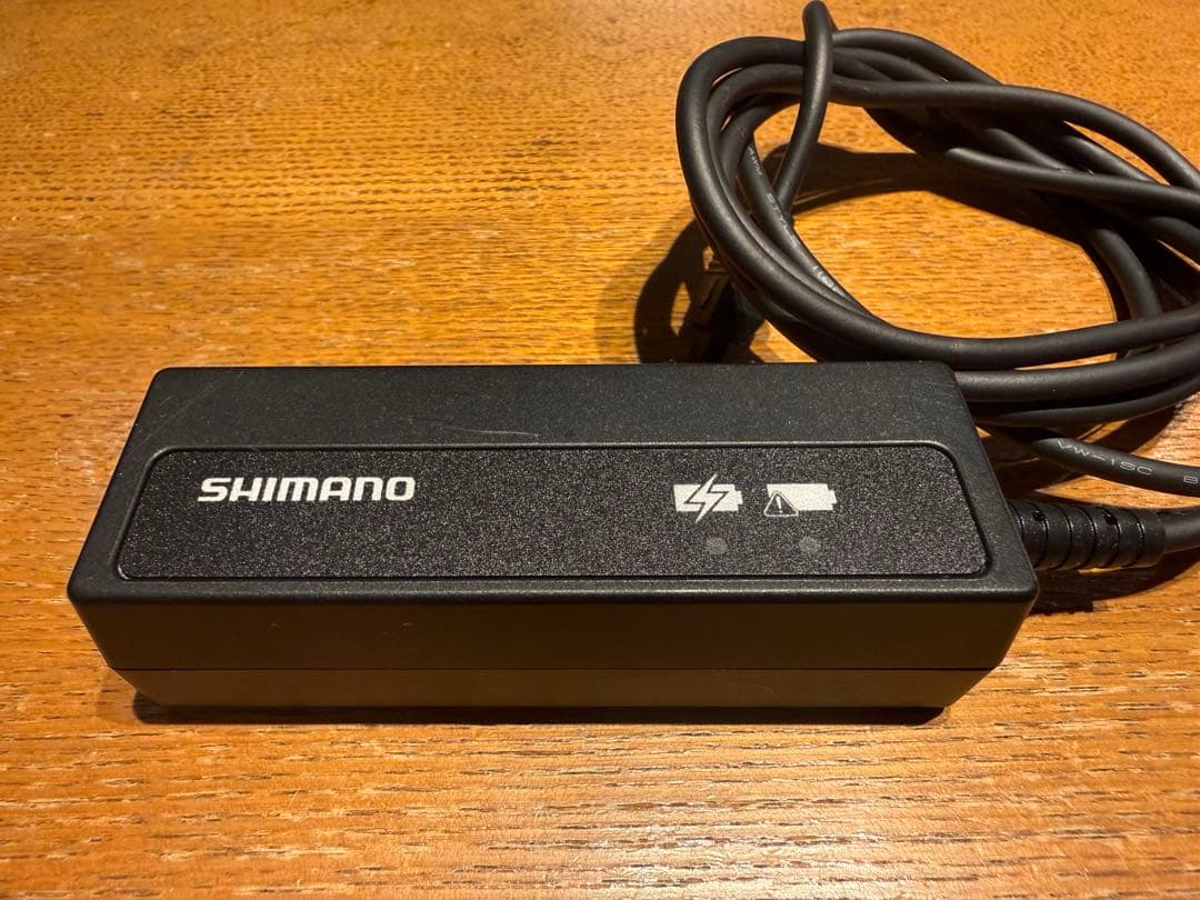 シマノ　di2 充電器　SM-BCR2