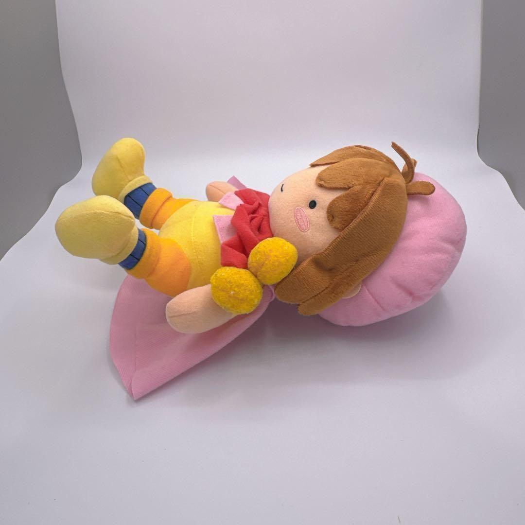 カードキャプターさくら展 さくらちゃん ベッドの上のぬいぐるみ