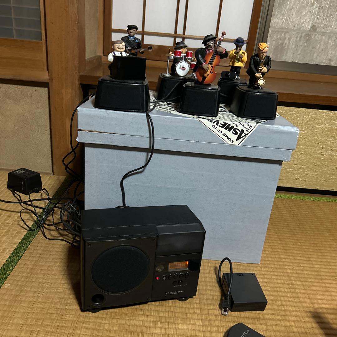 フィギュア5体とスピーカーセット