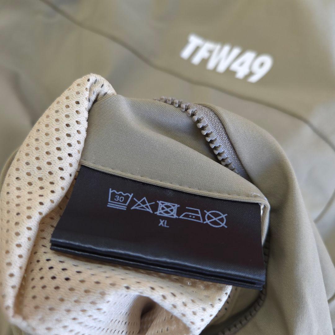 59. 茶美さん専用 TFW49 REVERSIBLE PULLOVER
