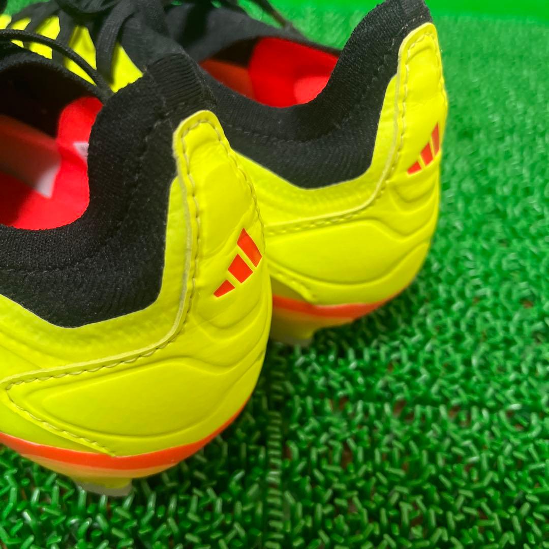 アディダス サッカースパイク プレデター PRO HG/AG