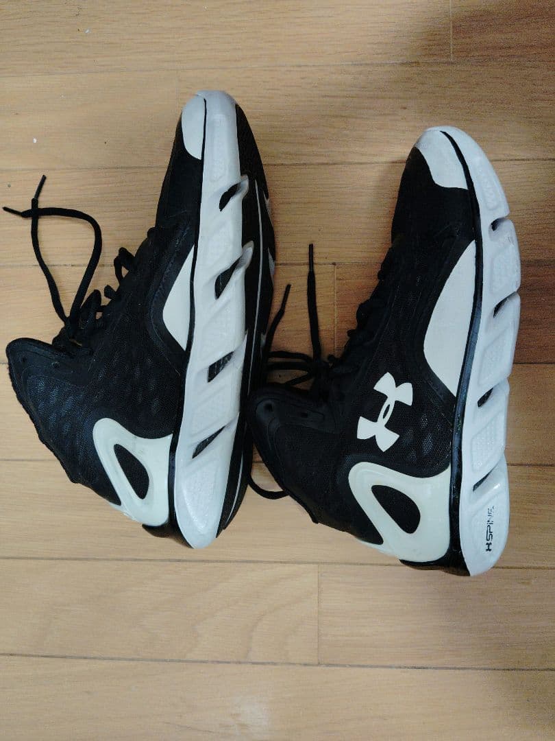【希少/美品】アンダーアーマー UA Spine Bionic 27cm