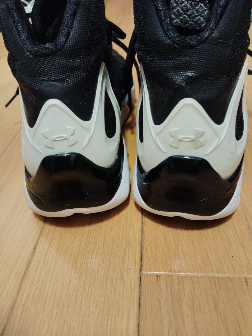 【希少/美品】アンダーアーマー UA Spine Bionic 27cm
